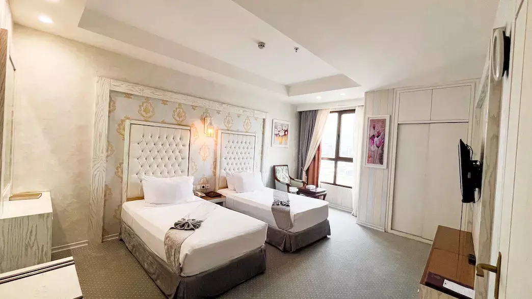 Alibaba https://cdn.alibaba.ir/ostorage/hotel-accommodation-images/69d6313e1c3fc56fd6b86005_تویین مشرف به حرم.webp
